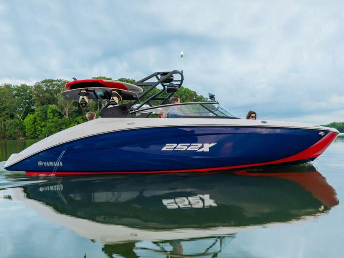 2025 Yamaha Marine 252XE Base