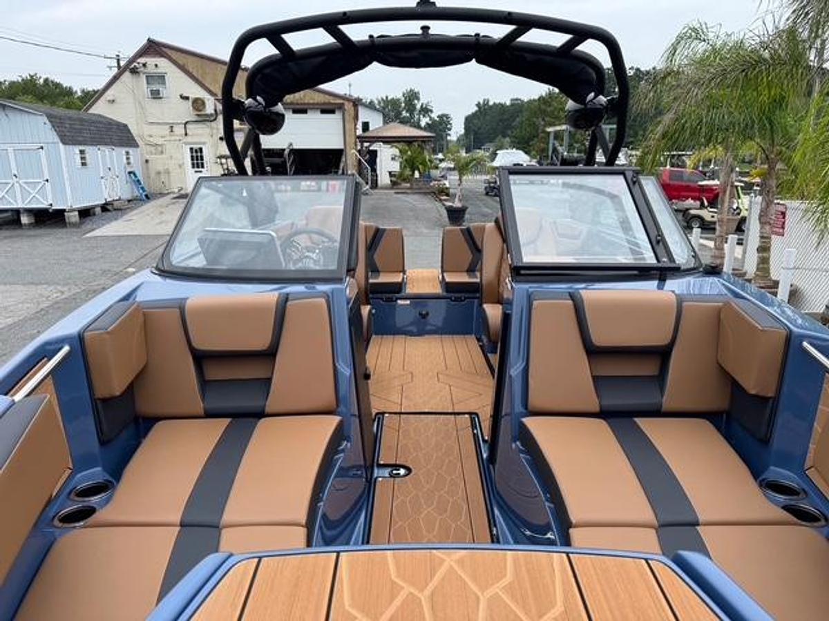 Used 2024 Yamaha Boats 222XD