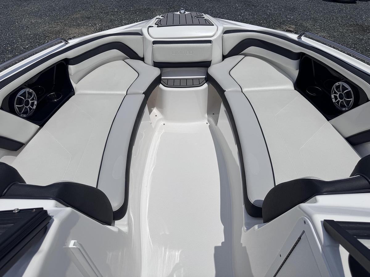Used 2019 Yamaha 242SE