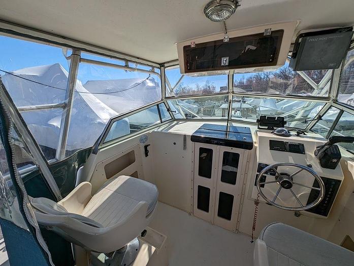 Used 1999 Parker 2510 WA