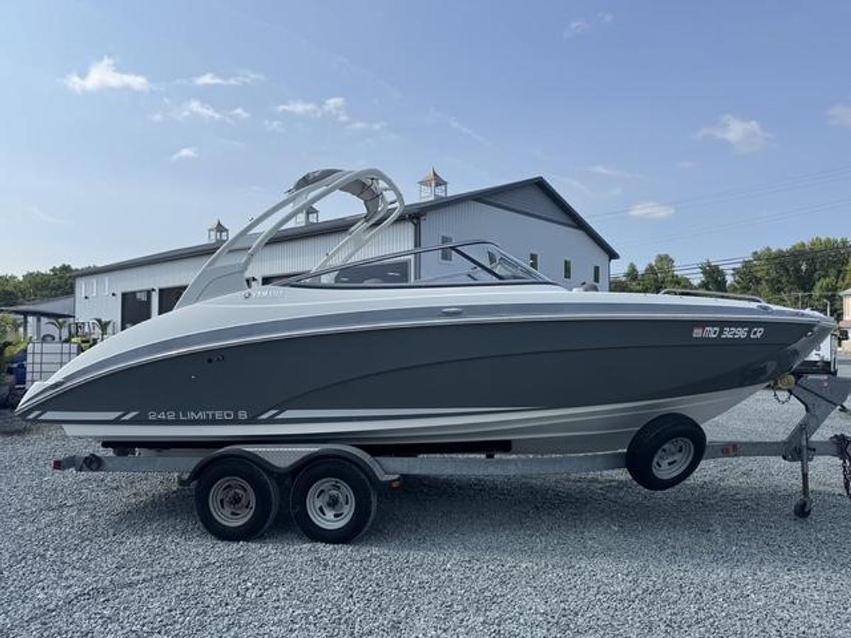 Used 2015 Yamaha 242 Limited S