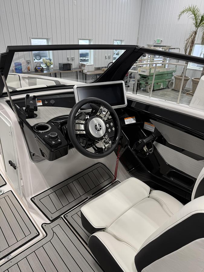 2025 Yamaha Boats 222SD