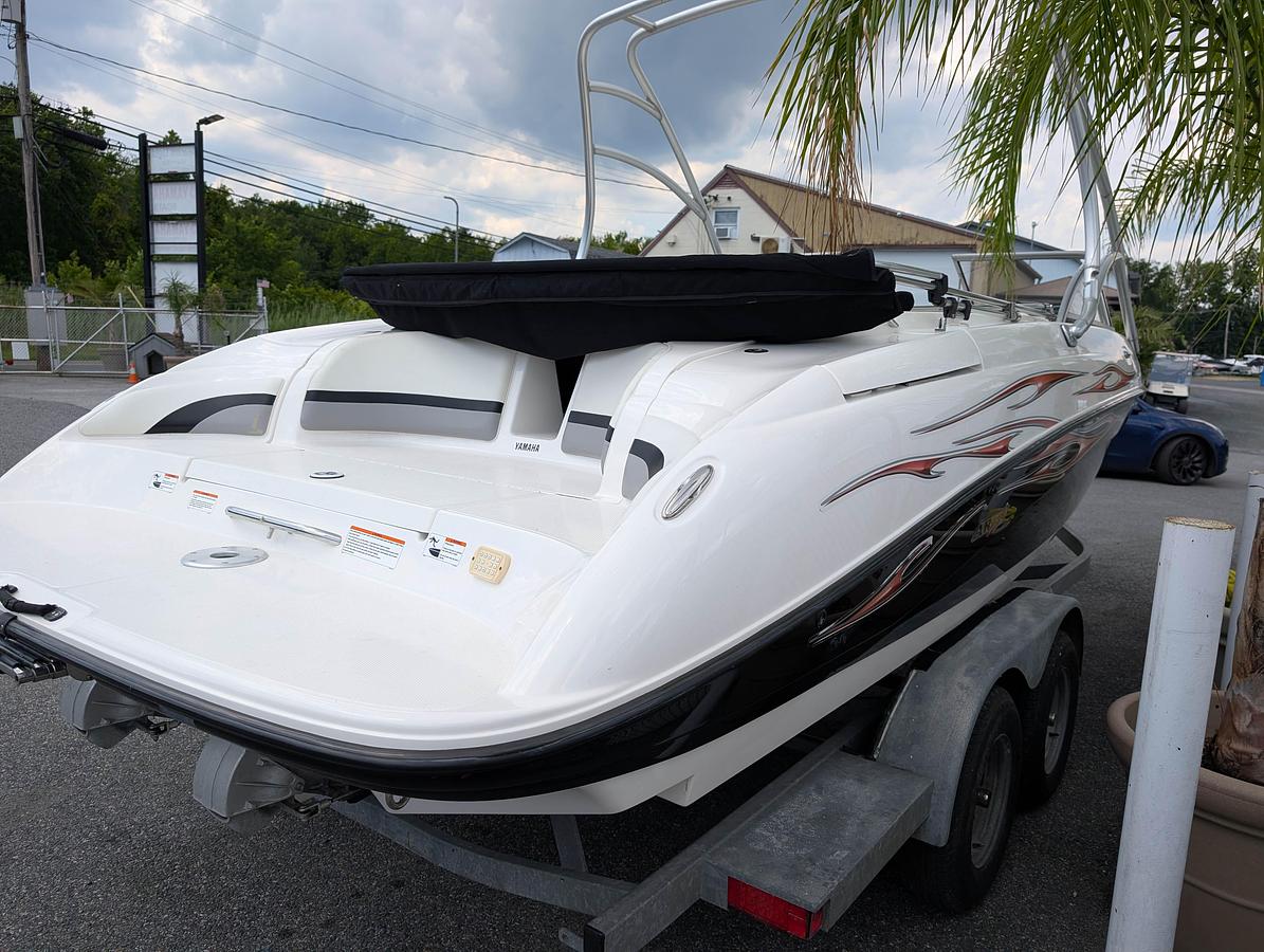 Used 2004 Yamaha Boats AR230