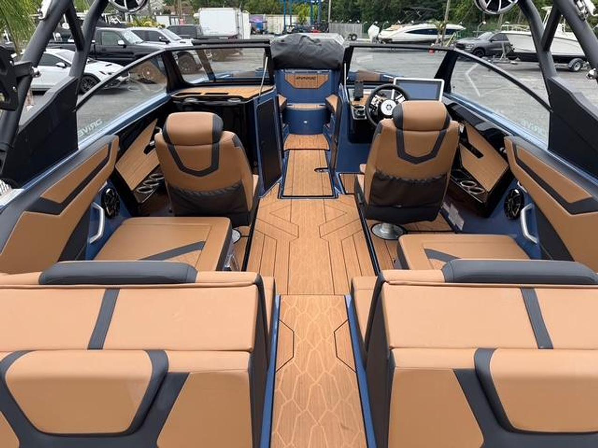 Used 2024 Yamaha Boats 222XD