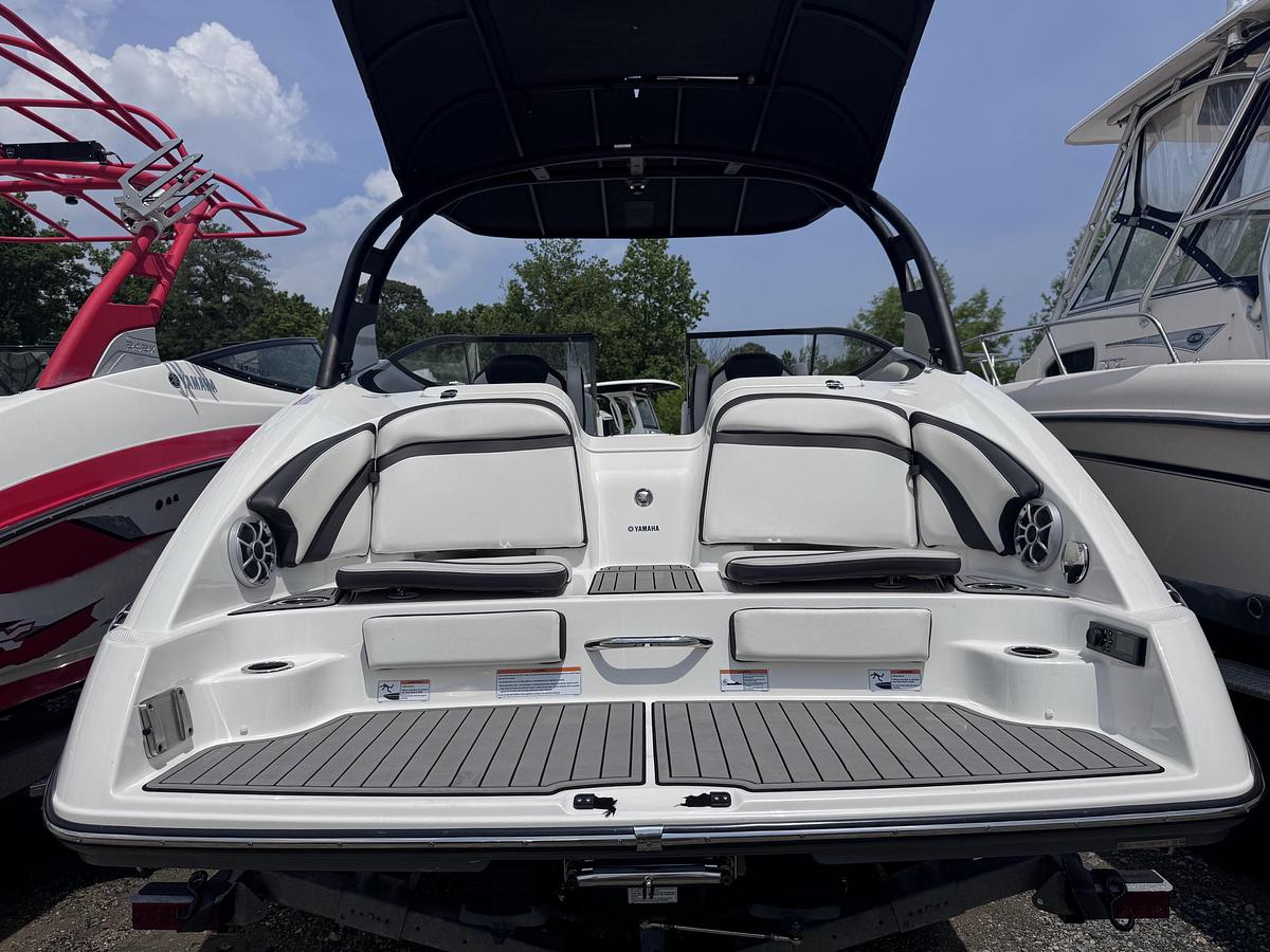 Used 2019 Yamaha 242SE