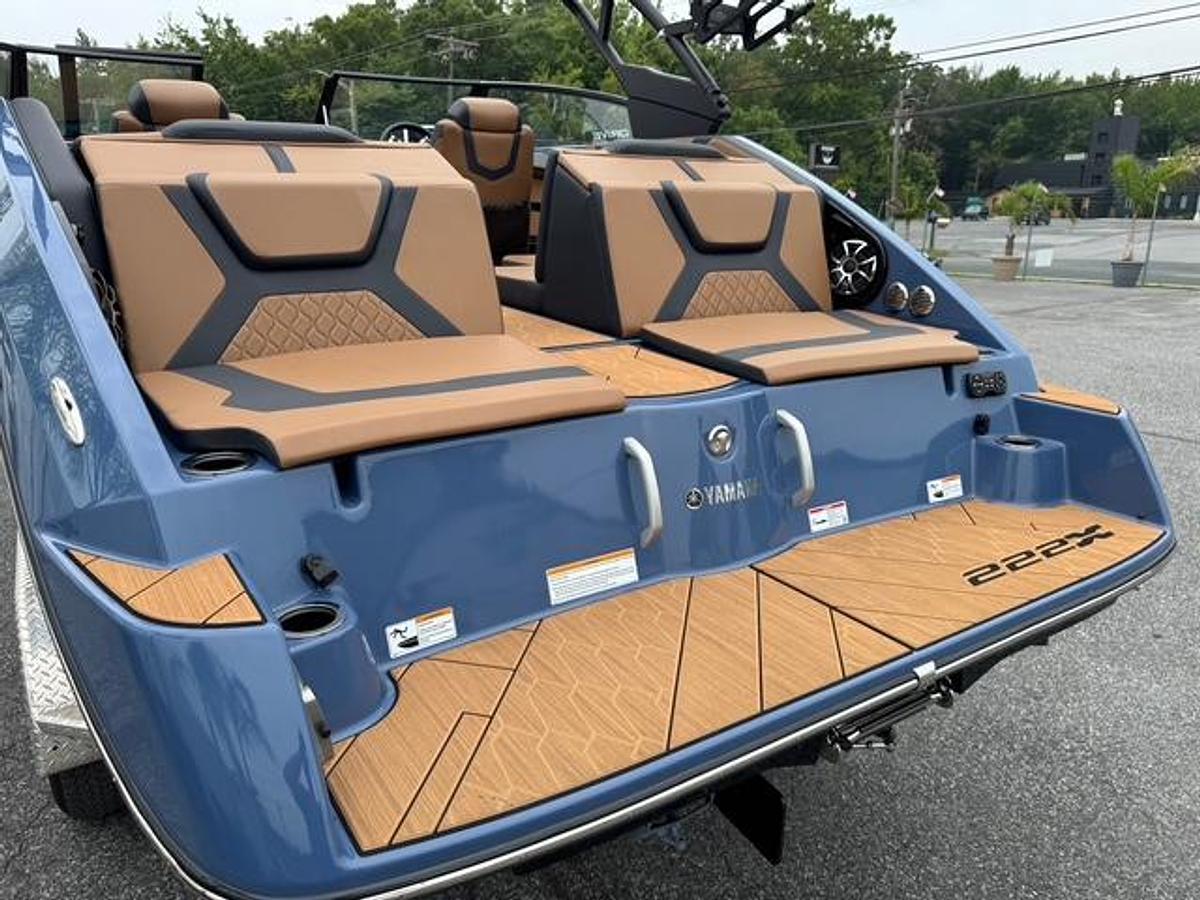 Used 2024 Yamaha Boats 222XD