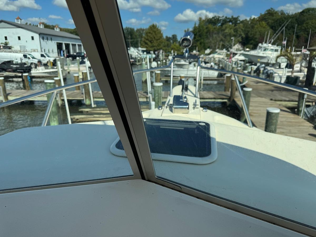 Used 2011 Parker 2510 XL