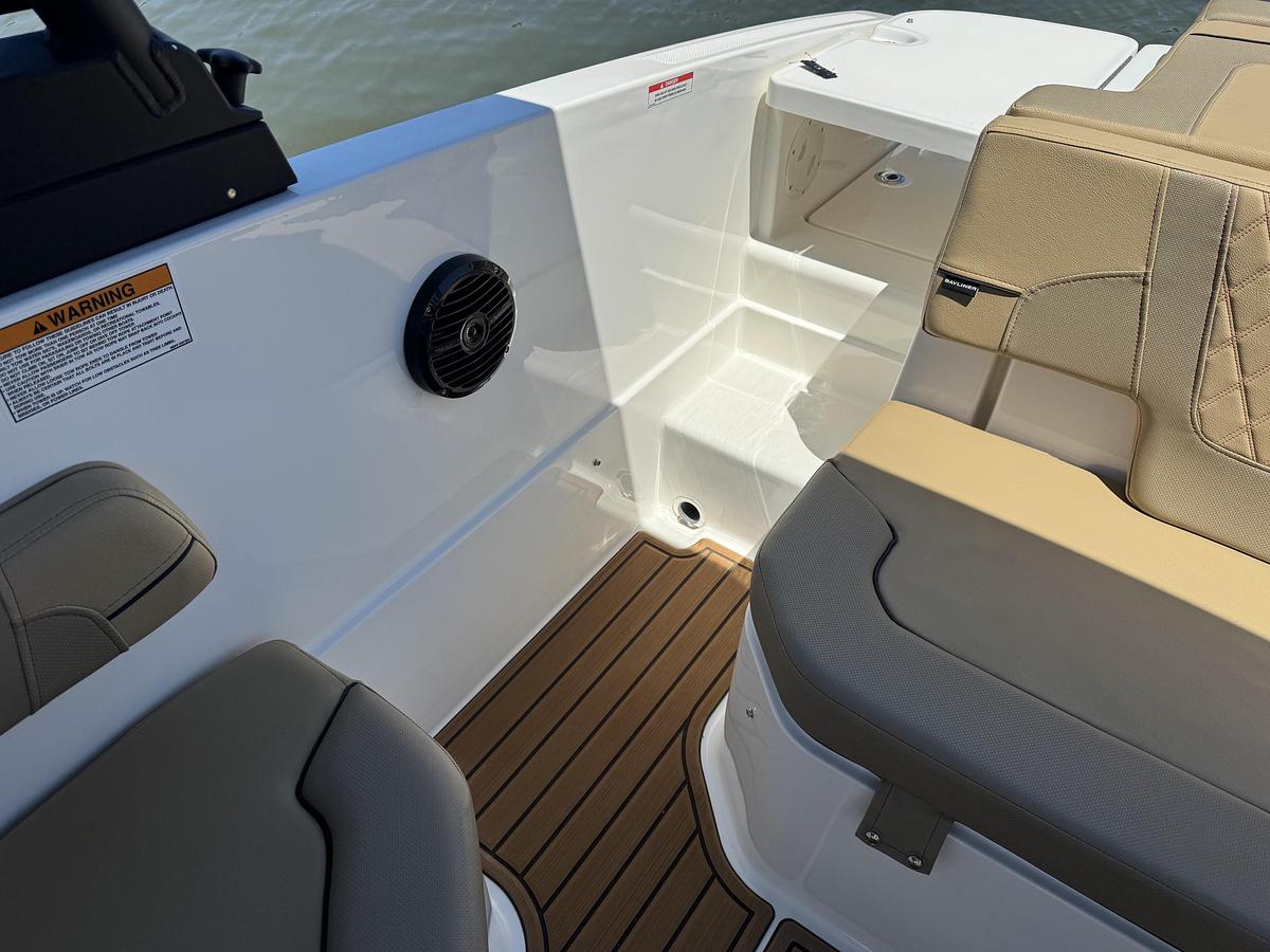 Used 2024 Bayliner VR6 OB