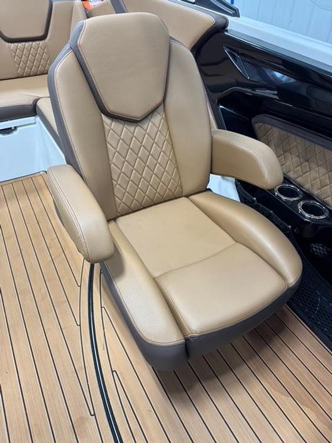 Used 2025 Yamaha 252SE