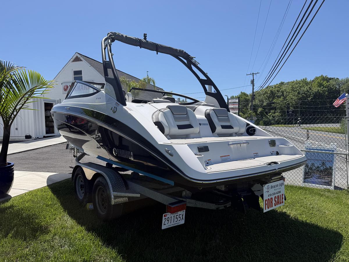 Used 2021 Yamaha 212S