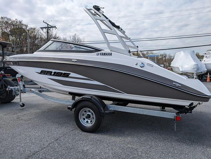 Used 2023 Yamaha Marine AR195