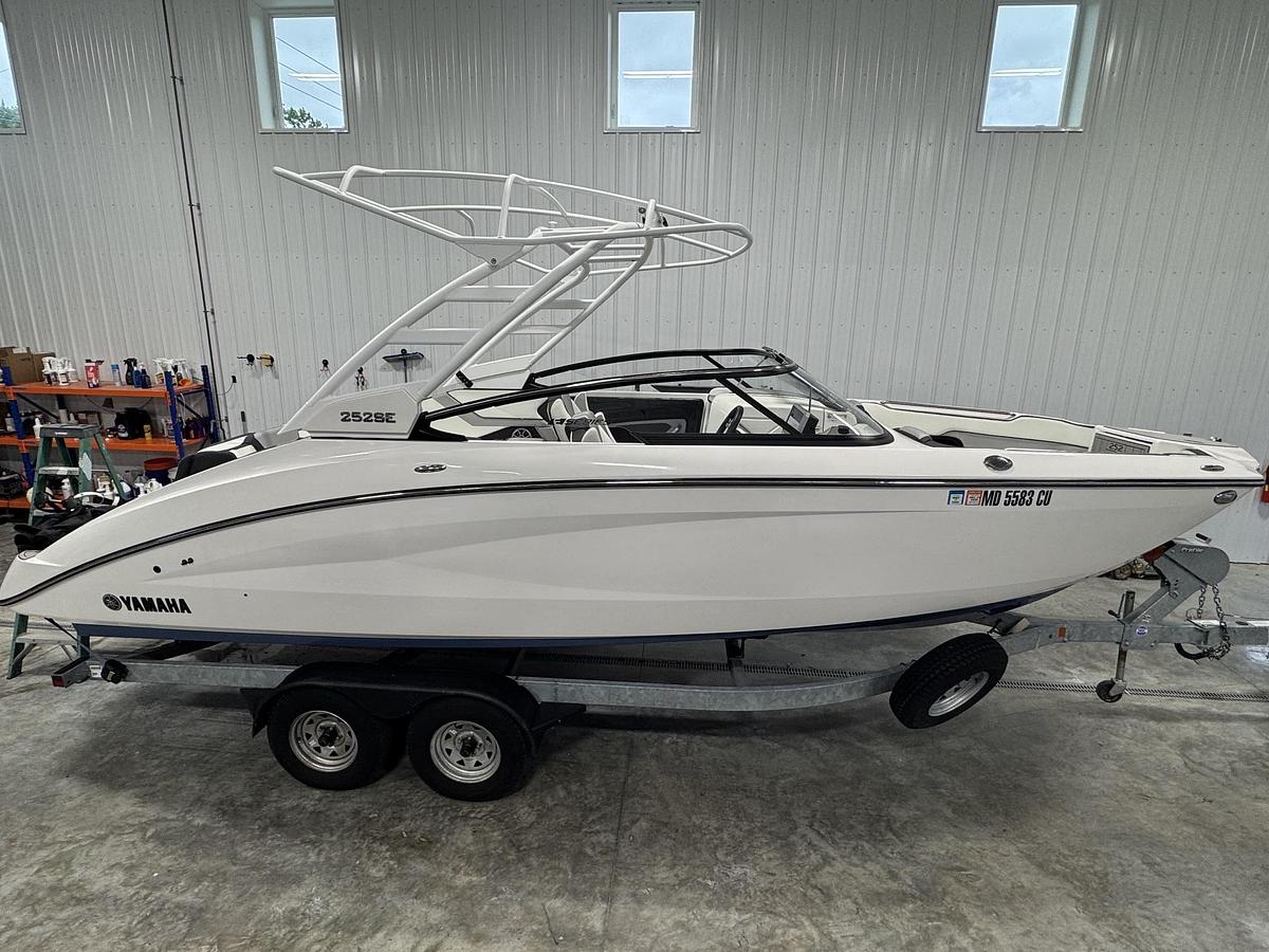 Used 2023 Yamaha 252SE