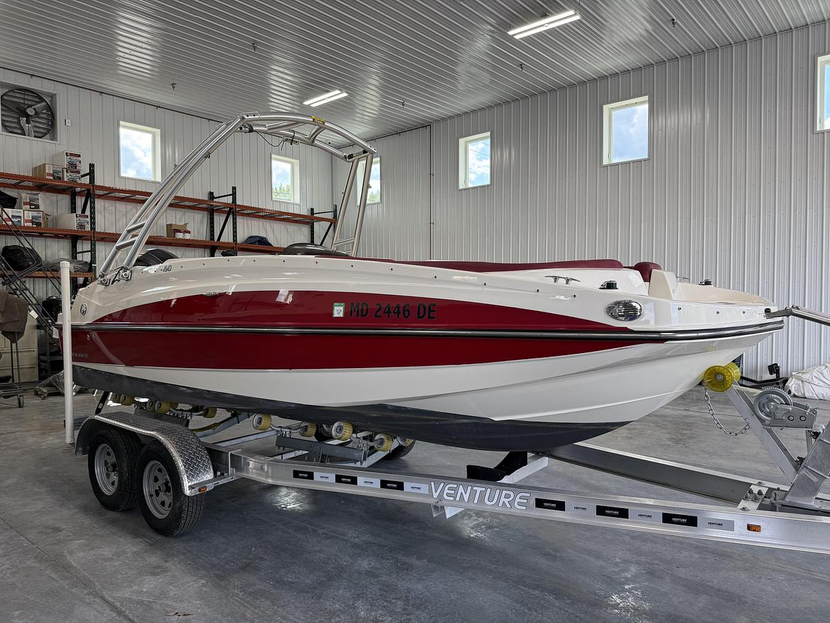 Used 2014 Bayliner 190 Deck Boat