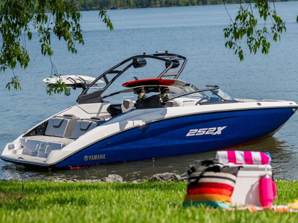 2025 Yamaha Marine 252XE Base