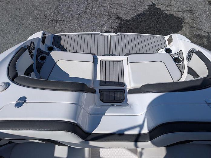 Used 2019 Yamaha Boats 242 Limited S