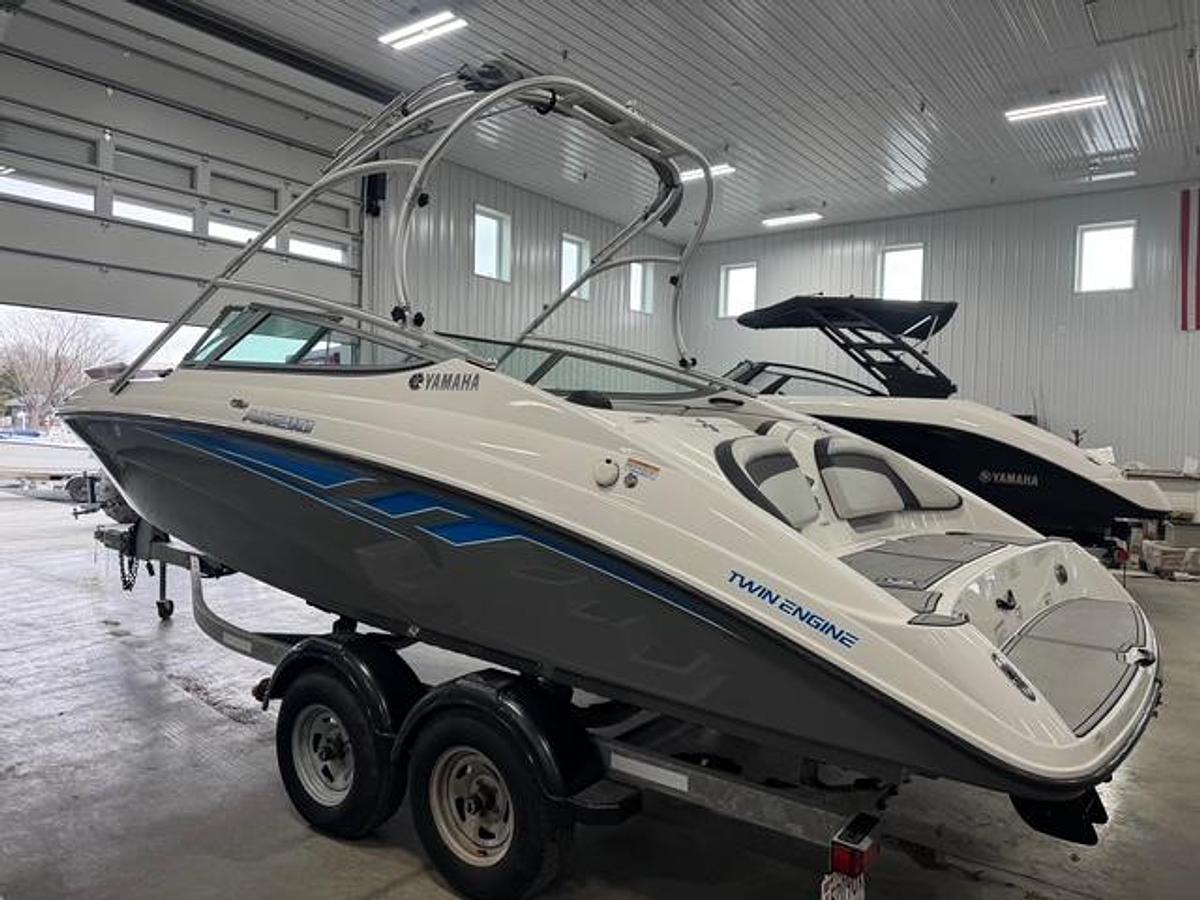 Used 2015 Yamaha AR210