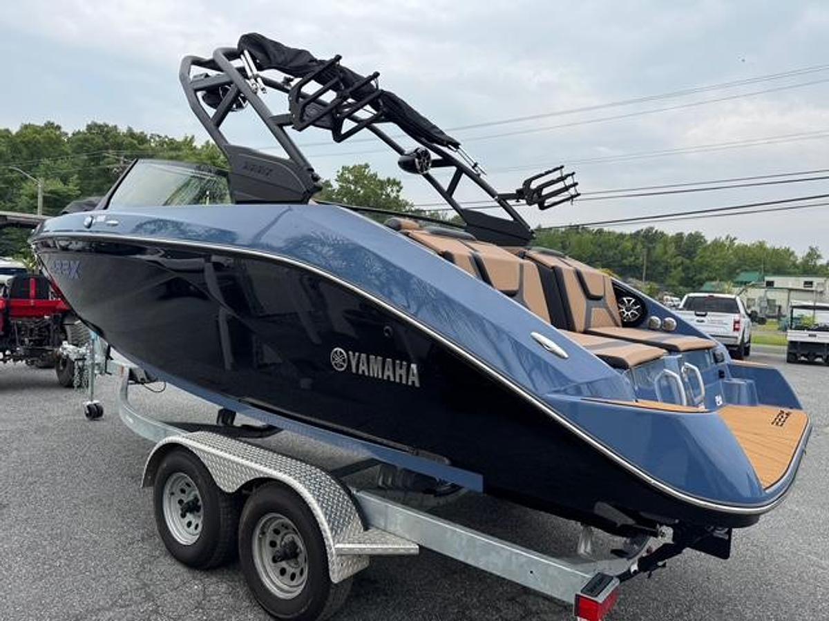 Used 2024 Yamaha Boats 222XD