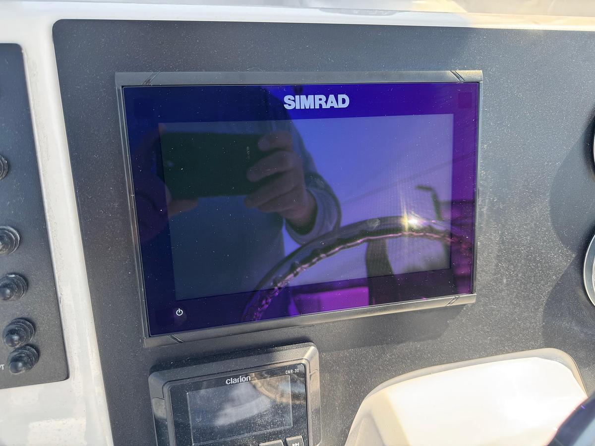 Used 2023 Robalo R222