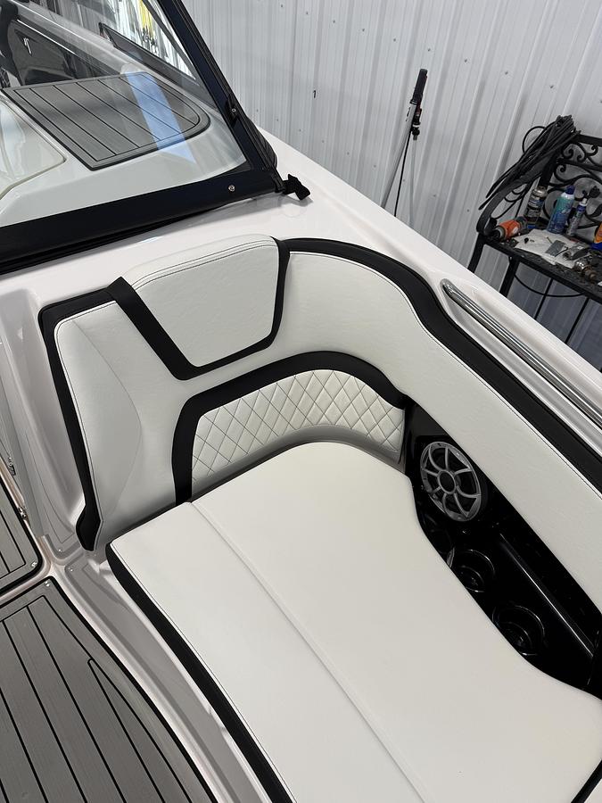 2025 Yamaha Boats 252SE