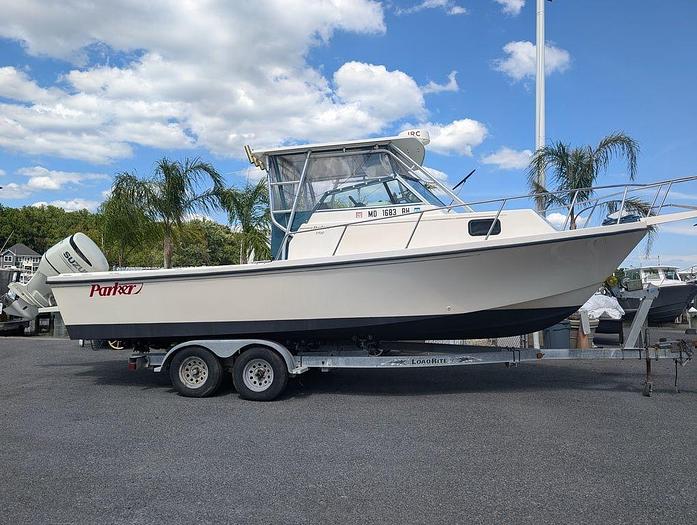 Used 1999 Parker 2510 WA