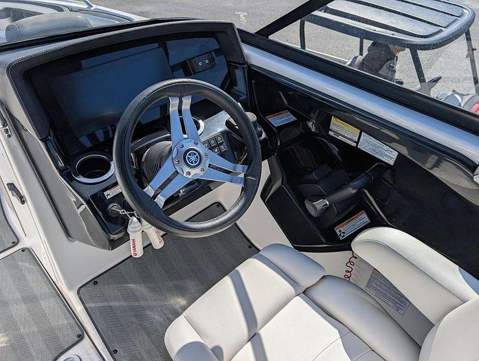Used 2019 Yamaha Boats 242 Limited S