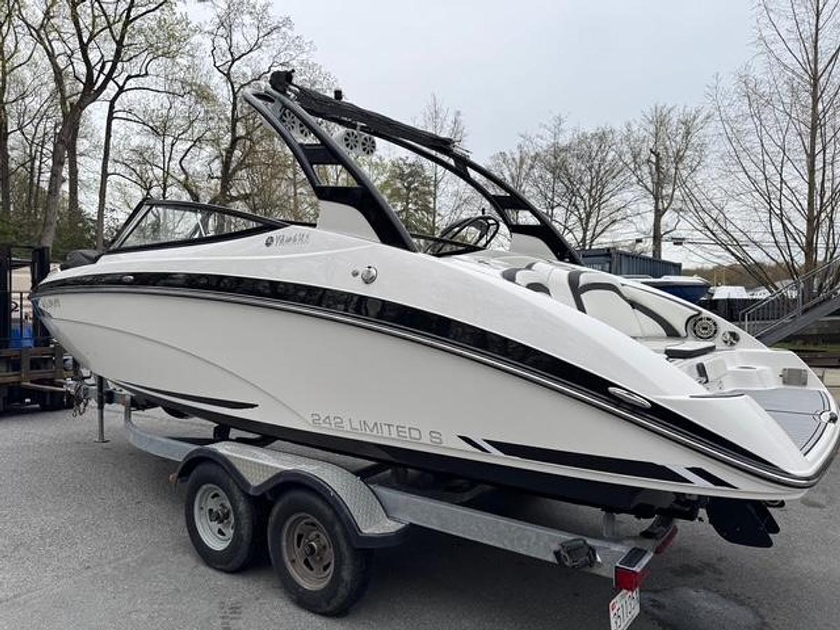 Used 2017 Yamaha 242 Limited S