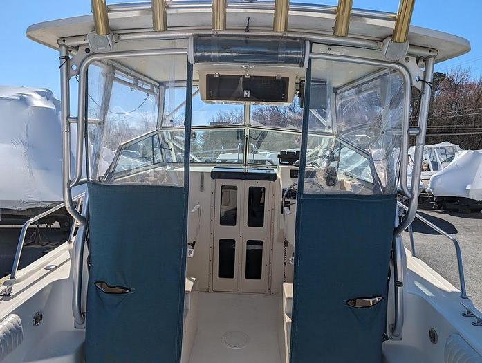 Used 1999 Parker 2510 WA