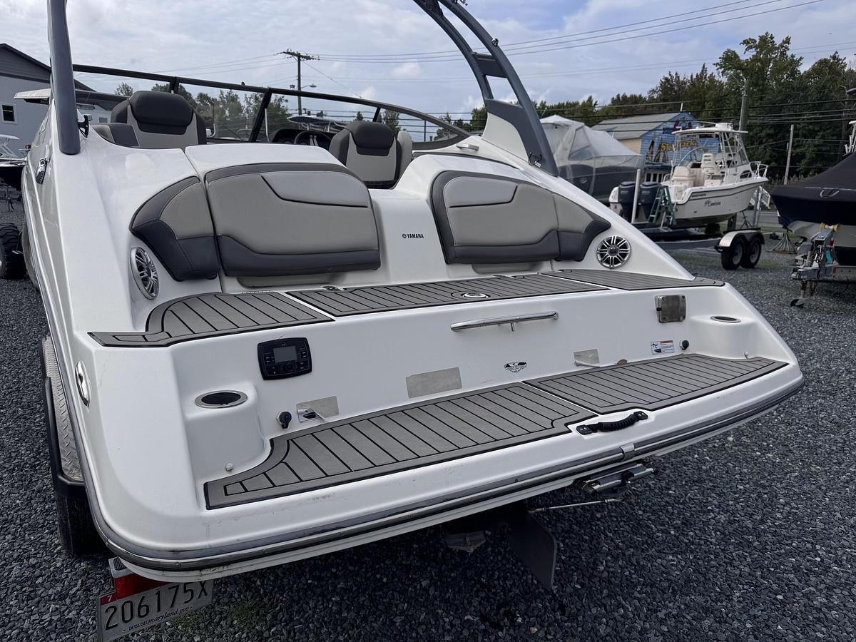 Used 2017 Yamaha 212S