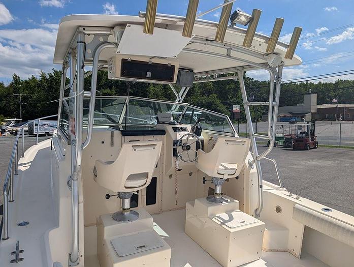 Used 1999 Parker 2510 WA