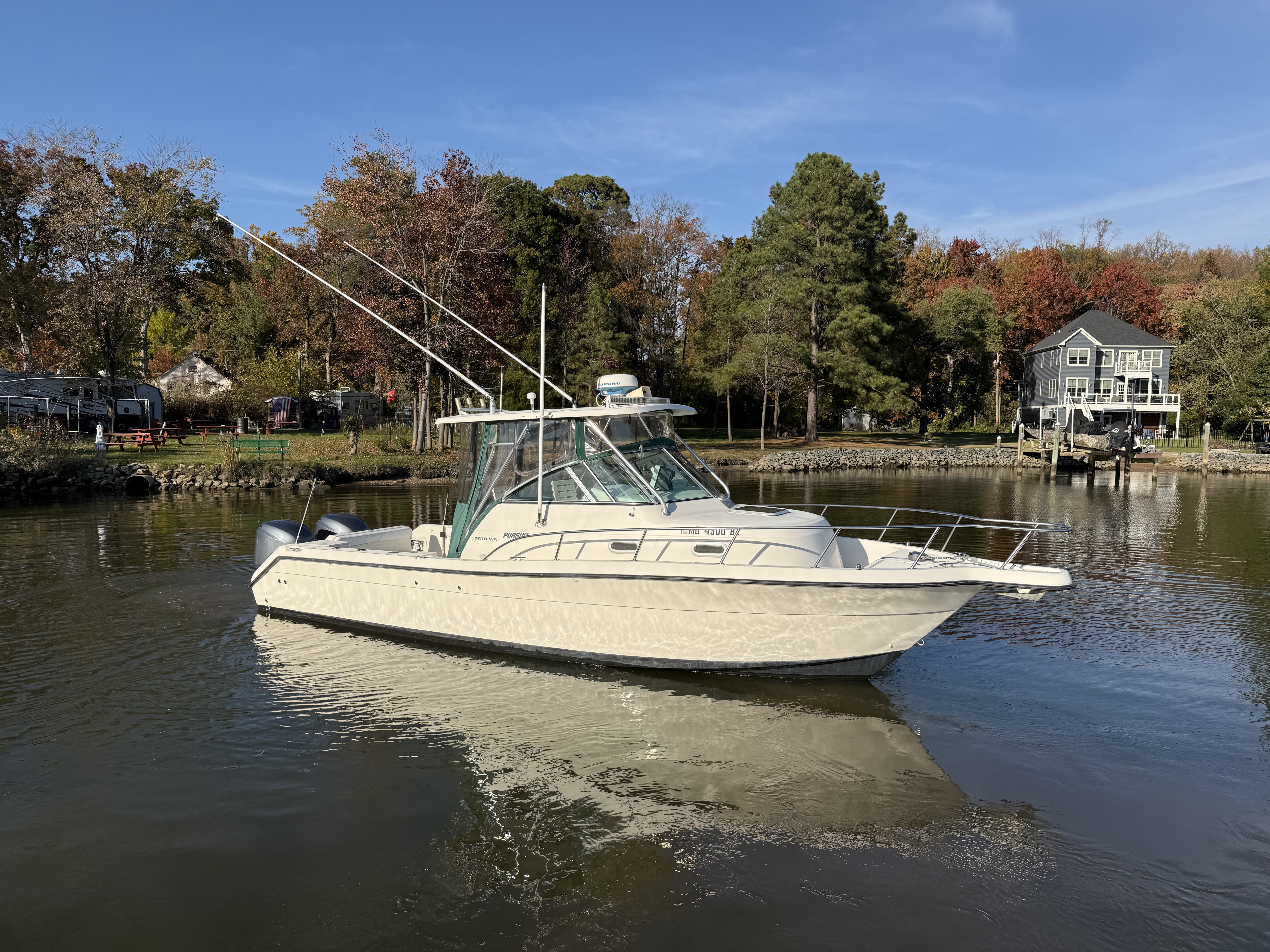 Used 2004 Pursuit 2870 Walkaround