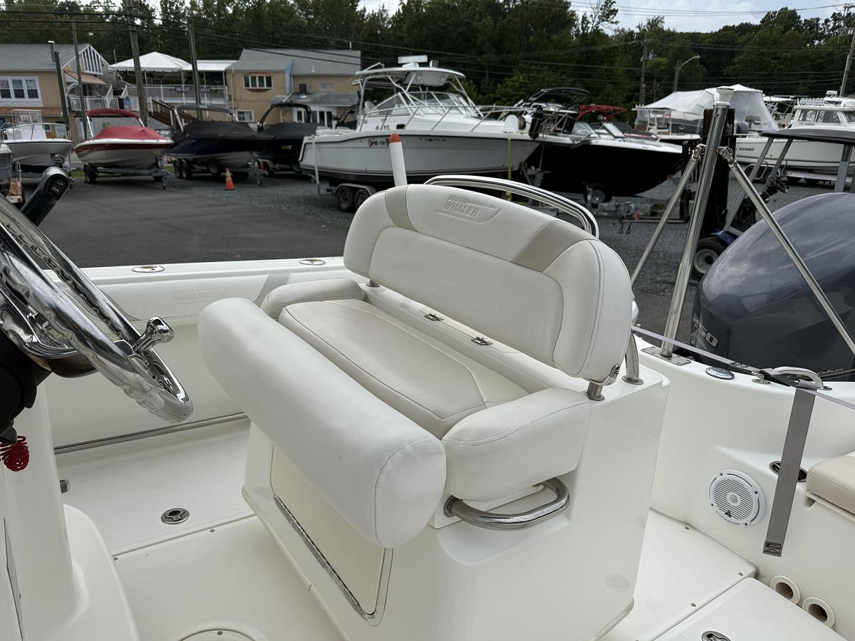 Used 2006 Boston Whaler 210 Outrage