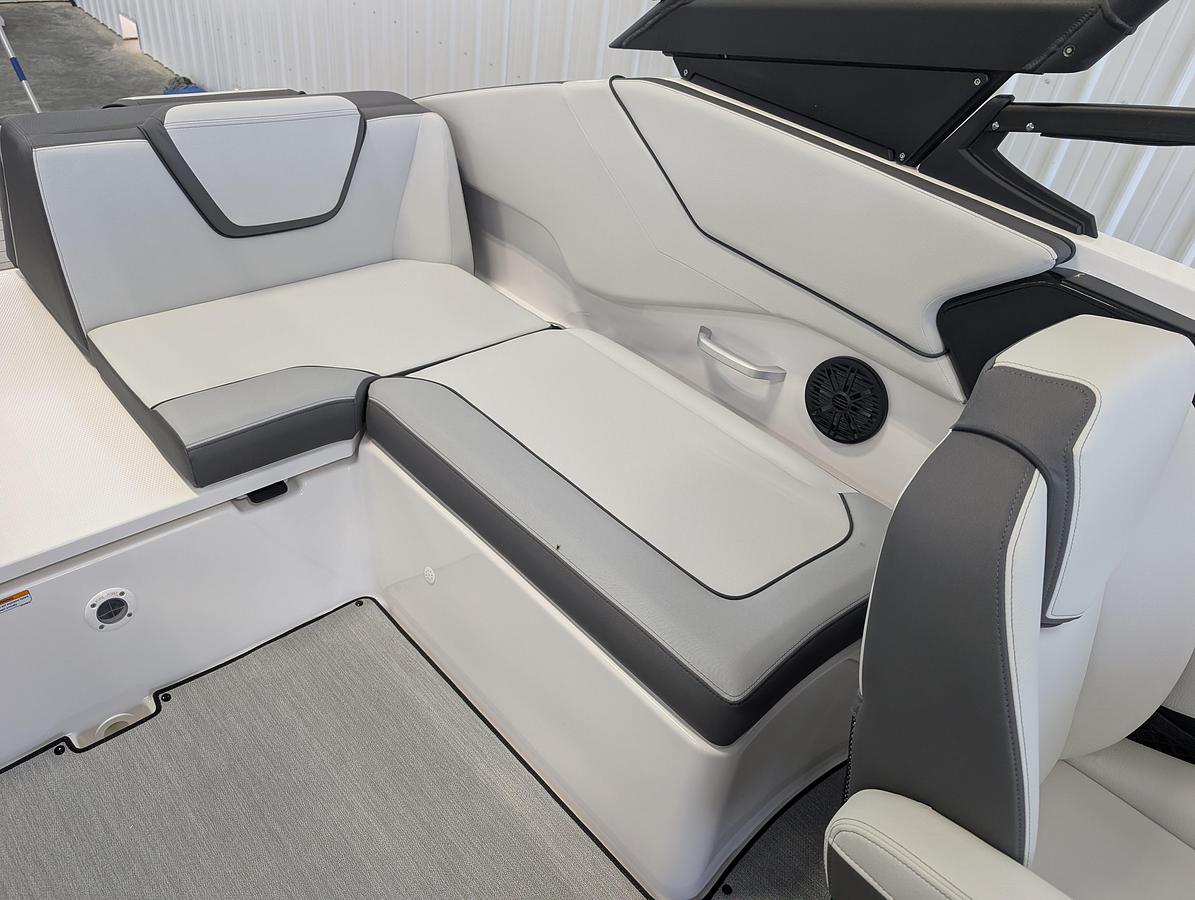 2025 Yamaha Boats AR250
