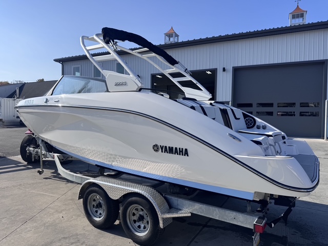 Used 2024 Yamaha 222S