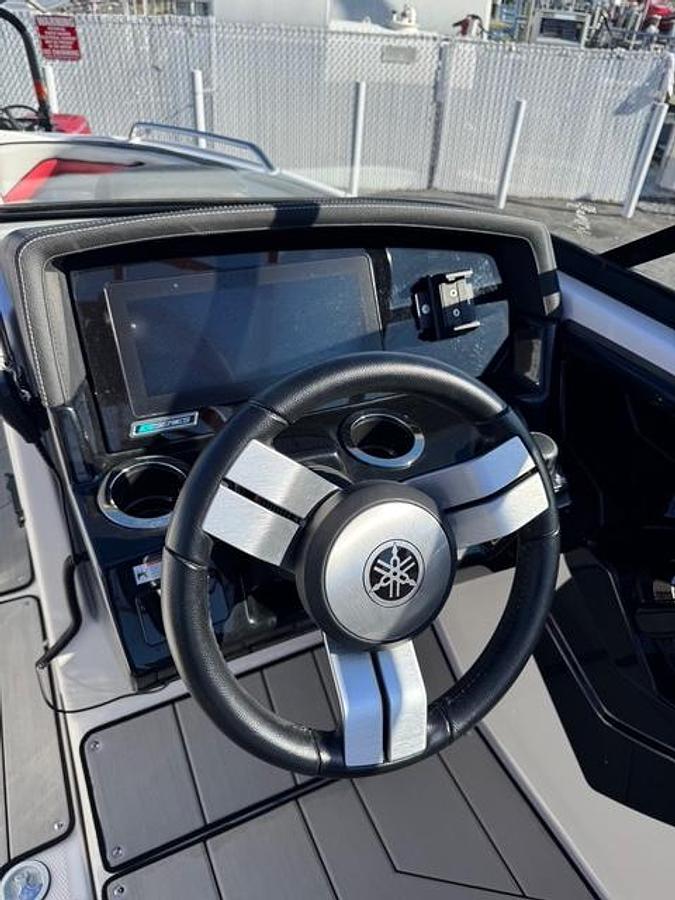 Used 2020 Yamaha 242XE