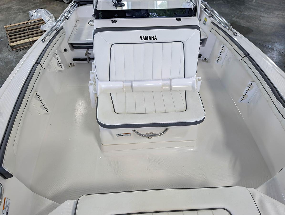 Used 2017 Yamaha Boats 190FSH Deluxe