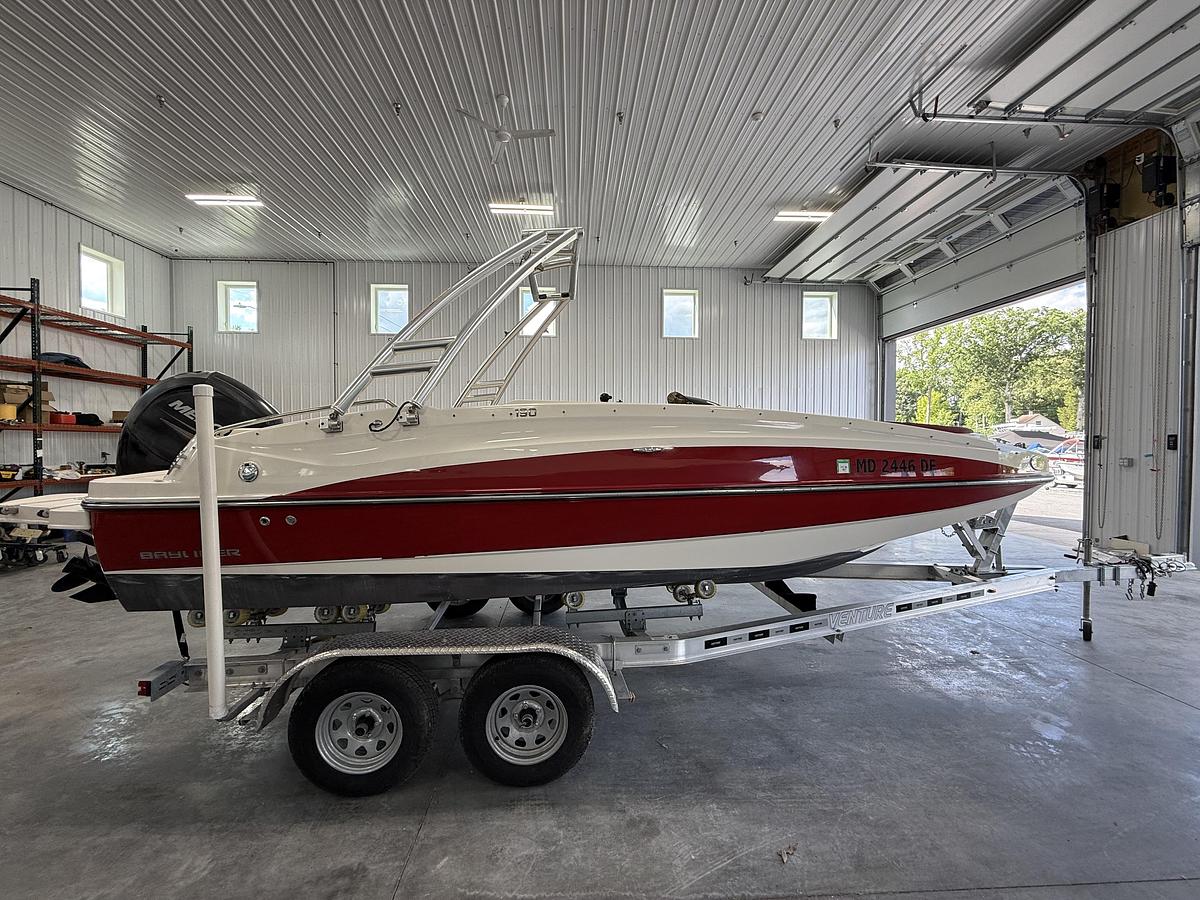 Used 2014 Bayliner 190 Deck Boat