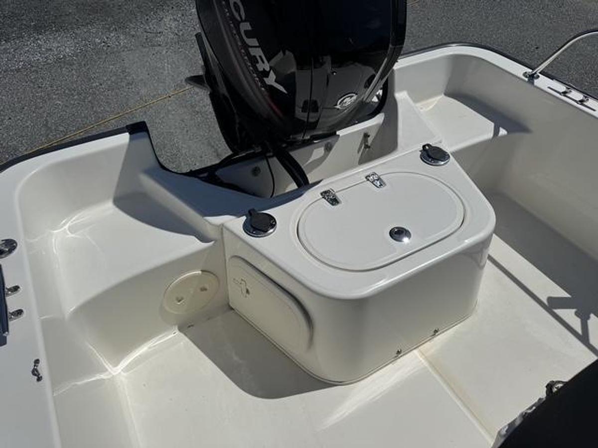 Used 2017 Boston Whaler 17 Montauk