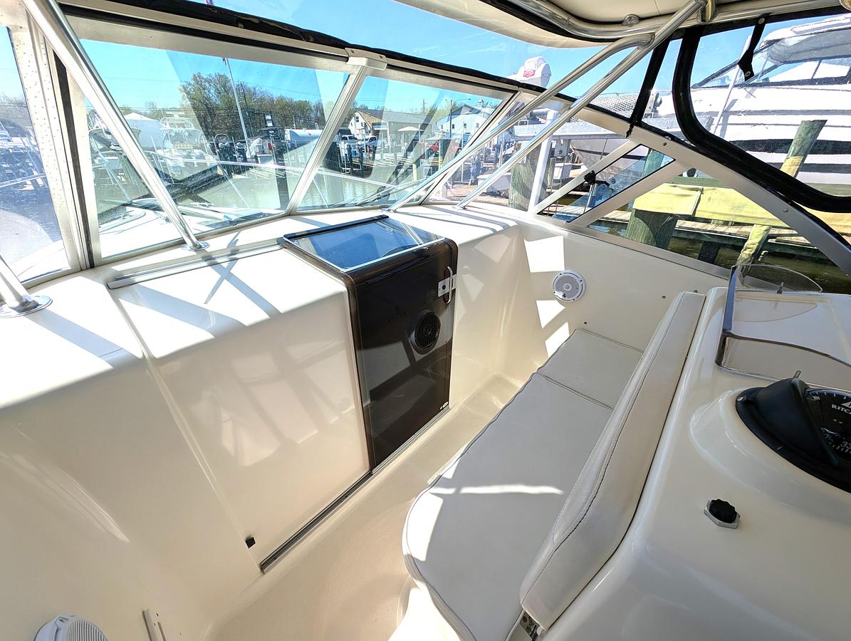 Used 2001 PURSUIT 3070 OFFSHORE