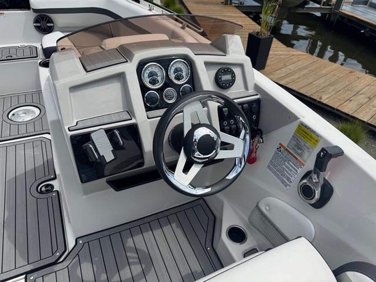 Used 2024 Yamaha SVX 191