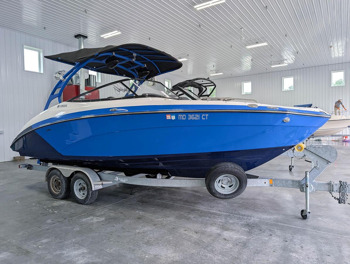 Used 2019 YAMAHA 242X E-SERIES