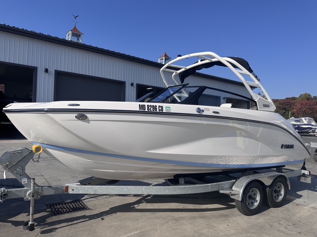 Used 2024 Yamaha 222S