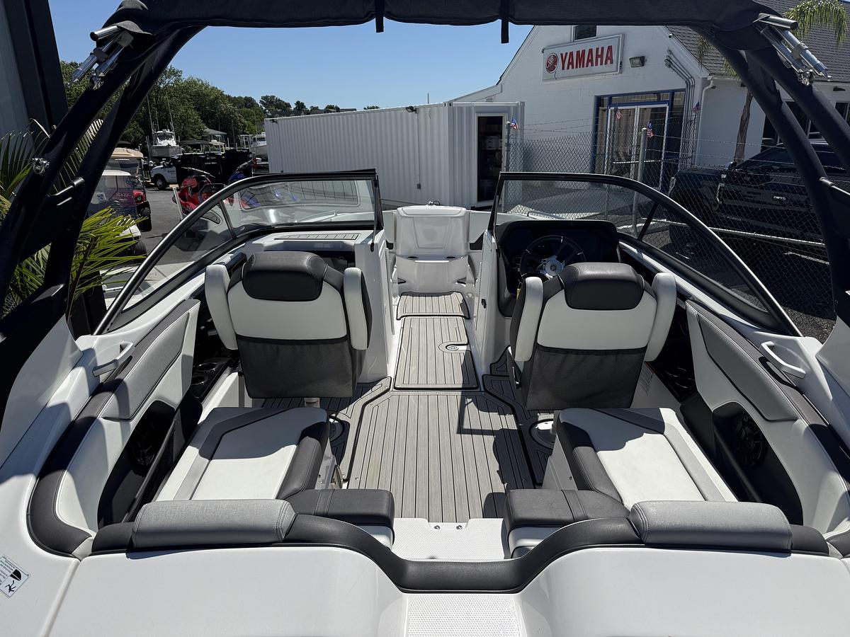 Used 2021 Yamaha 212S