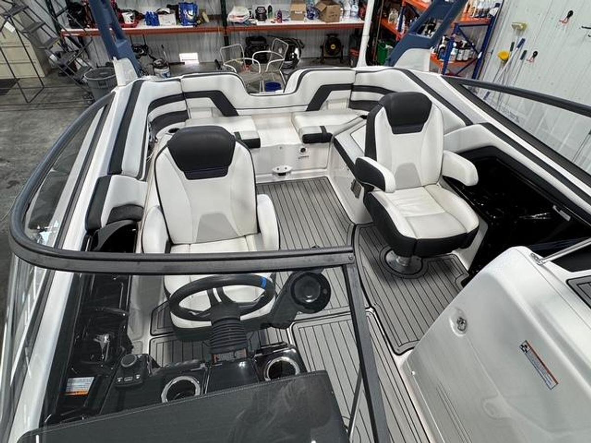 Used 2020 Yamaha 242SE