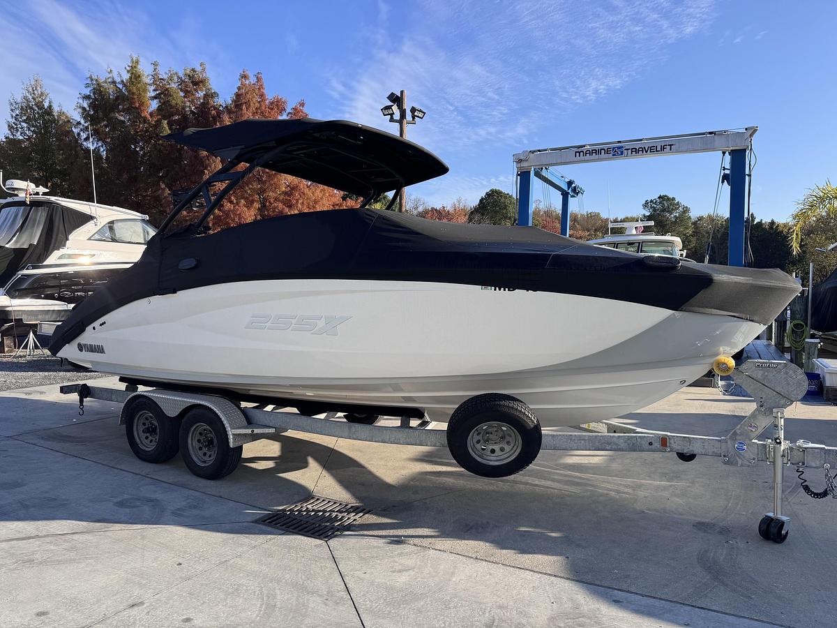 Used 2024 Yamaha 255XE