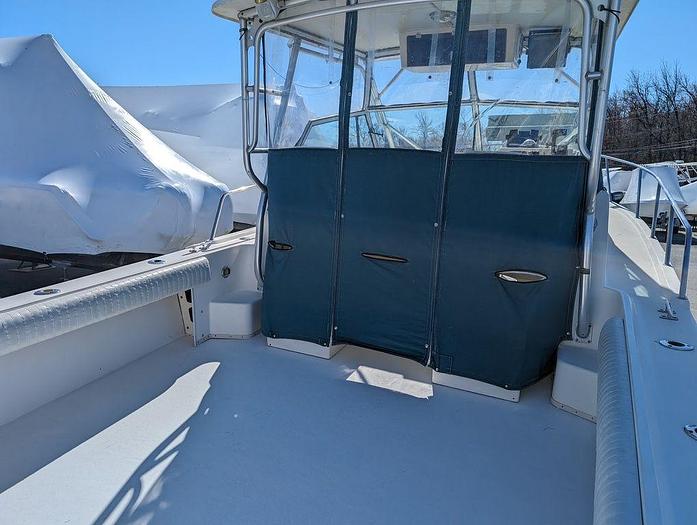 Used 1999 Parker 2510 WA