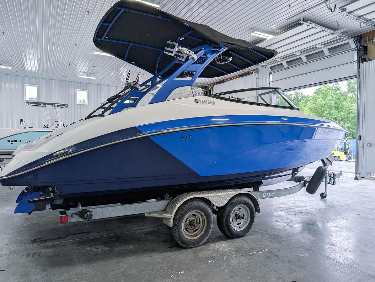 Used 2019 YAMAHA 242X E-SERIES