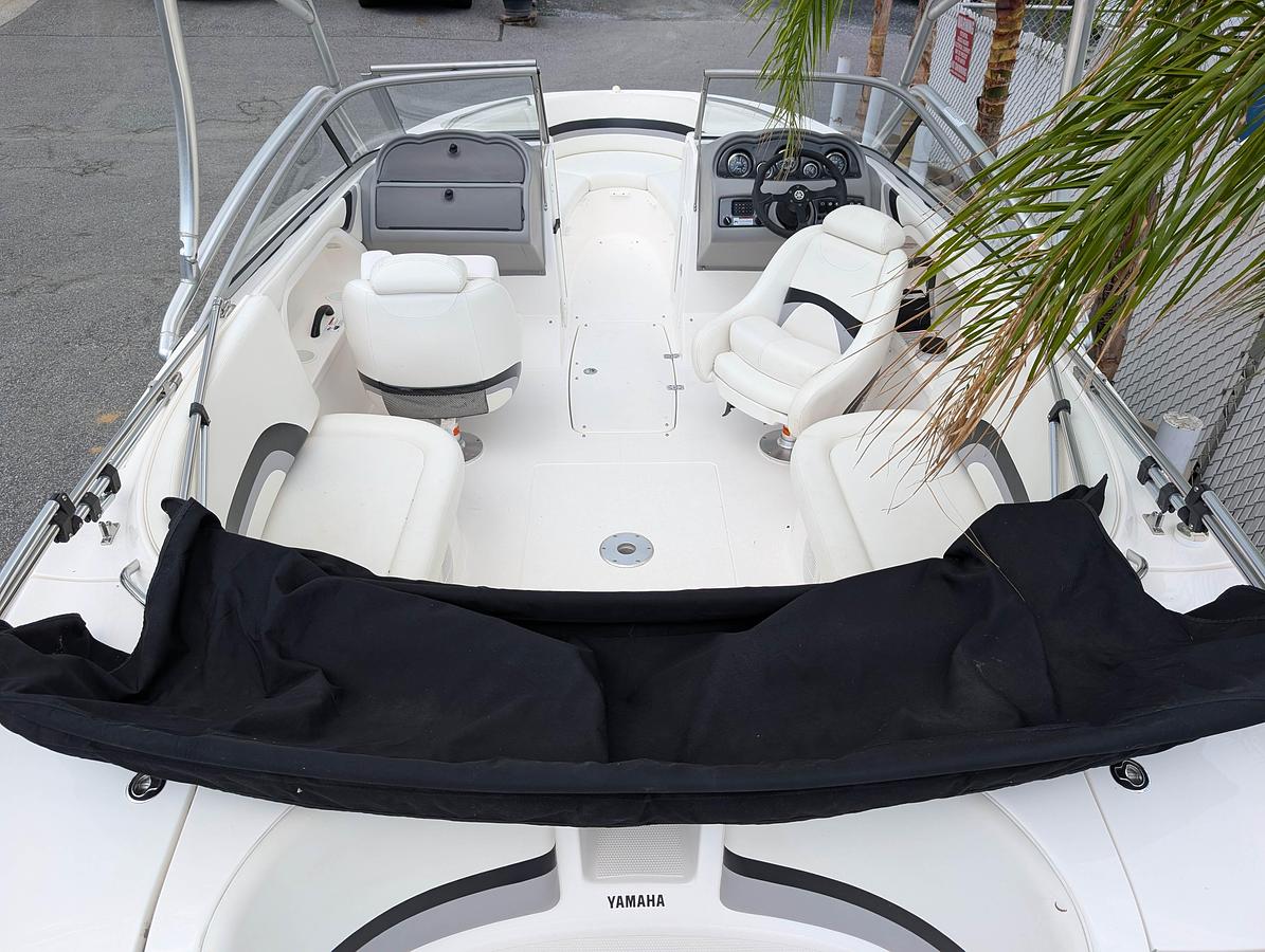 Used 2004 Yamaha Boats AR230