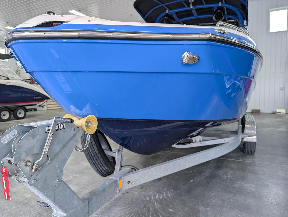 Used 2019 YAMAHA 242X E-SERIES