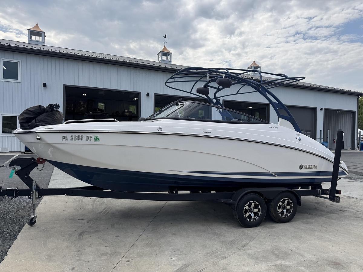 Used 2020 Yamaha 242SE