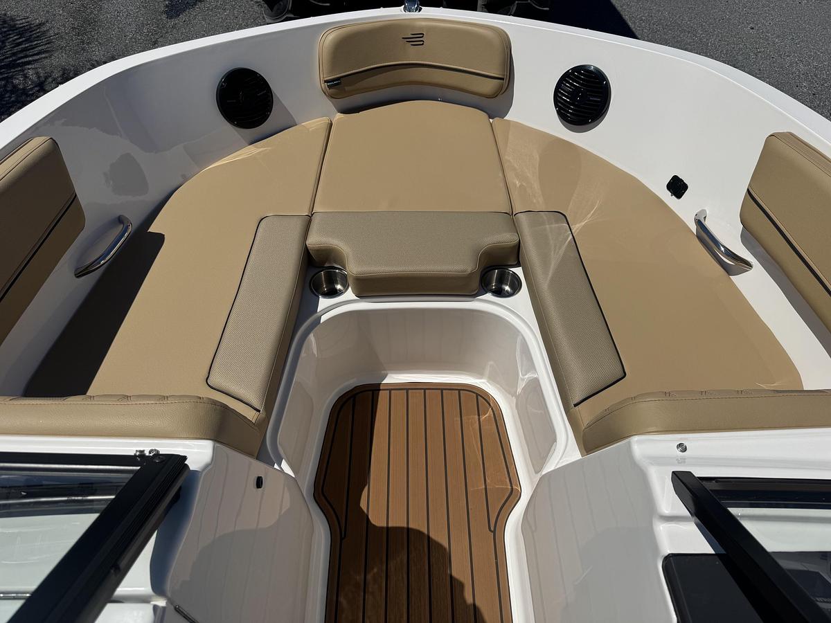 Used 2024 Bayliner VR6 OB